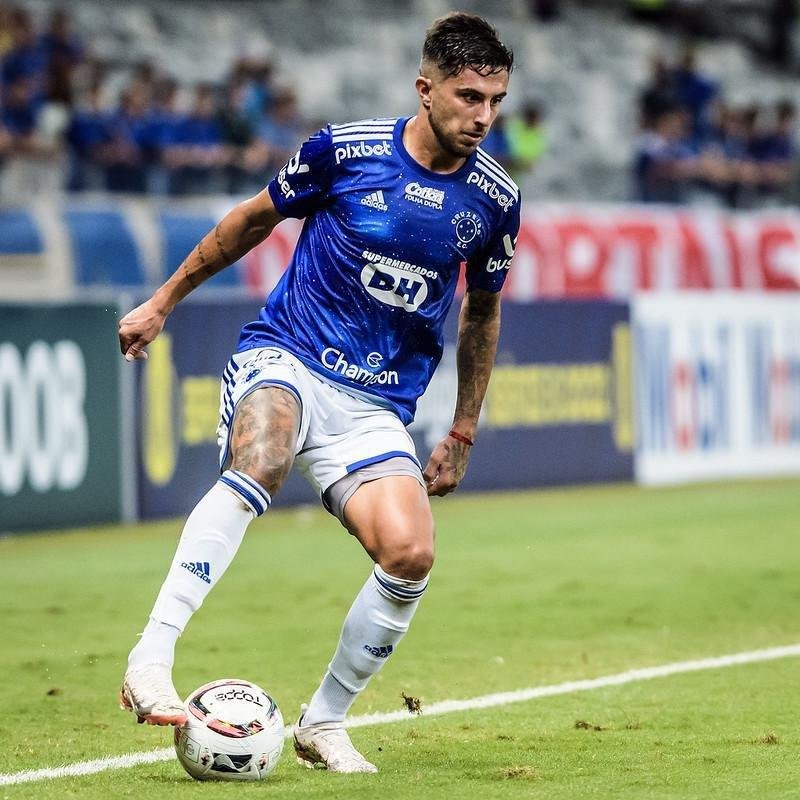O uruguaio Leonardo Pais atuou pelo Cruzeiro em 2022. Atualmente, o meia est sem clube.