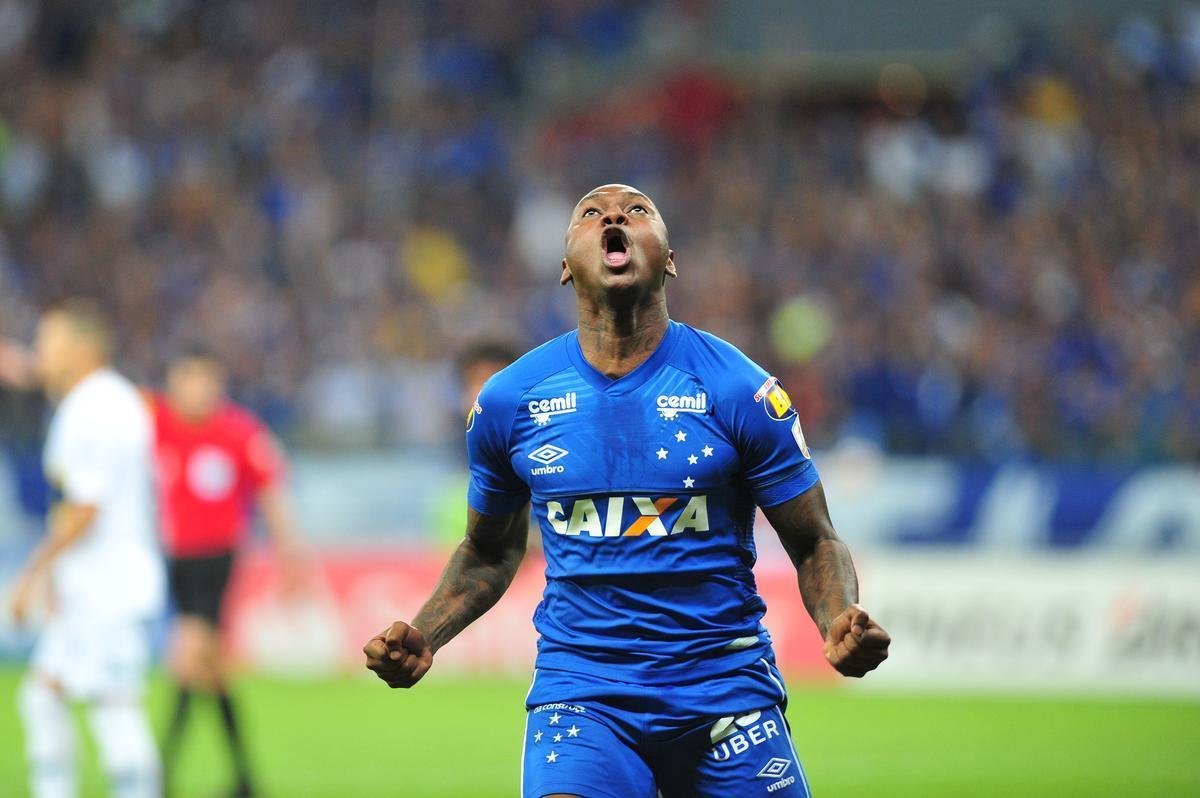 Sass entrou no segundo tempo e marcou o gol do Cruzeiro: 1 a 0