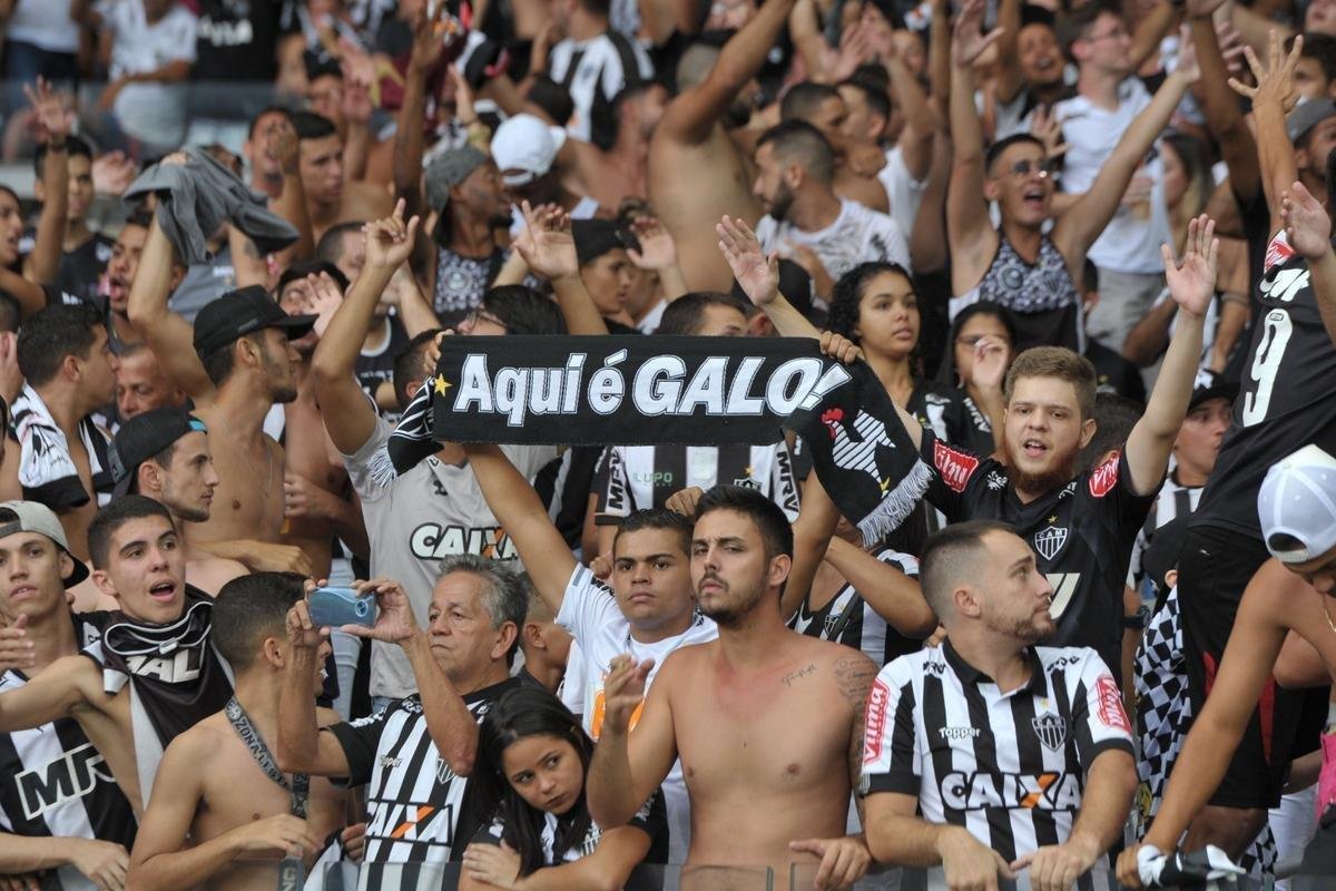 Fotos da torcida do Atltico durante o clssico contra o Cruzeiro