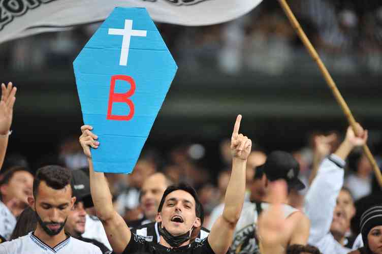 Torcida do Atlético lotou o Mineirão no jogo contra o Grêmio e bateu recorde de público no Campeonato Brasileiro