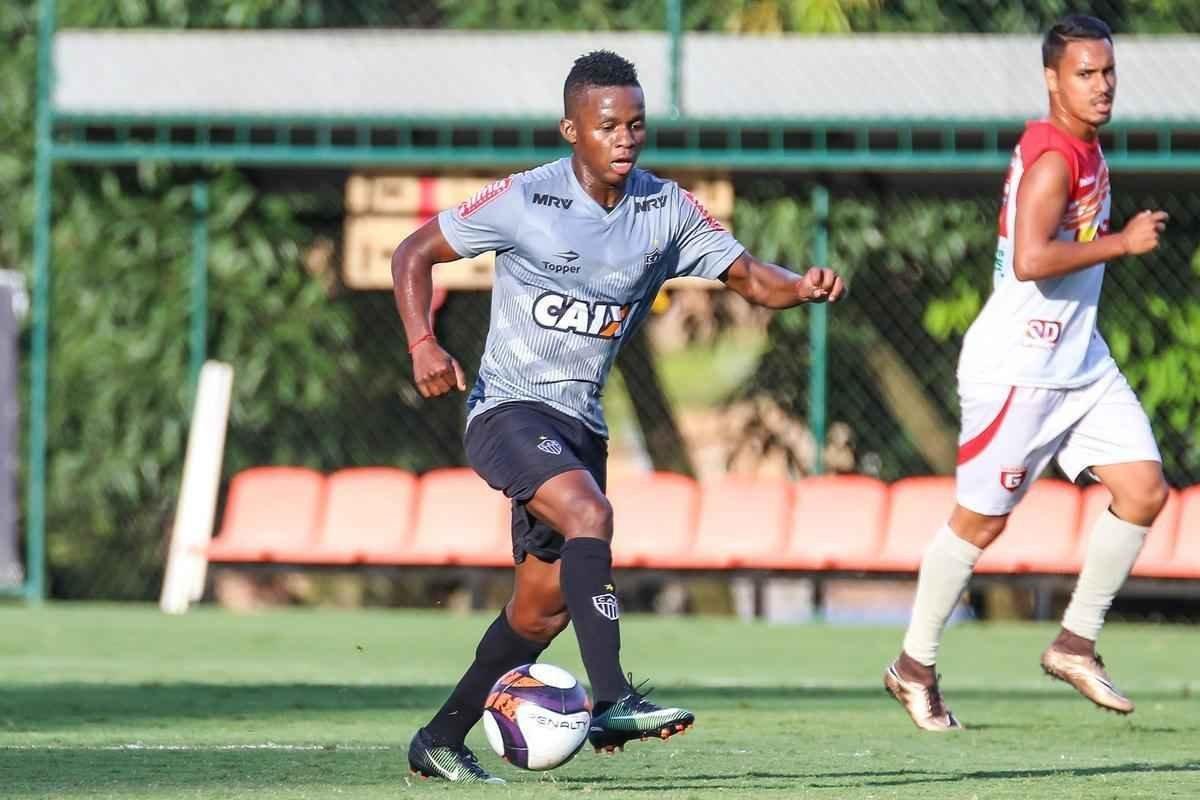 Com gols de Fred e Carlos Csar, Atltico vence jogo-treino contra Guarani de Divinpolis, na Cidade do Galo, por 2 a 0