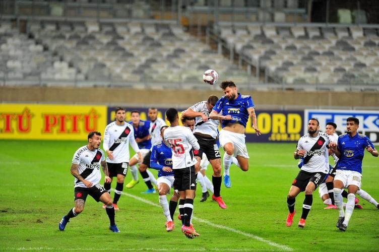 Pictures of the match Cruzeiro and Vasco in Mounir