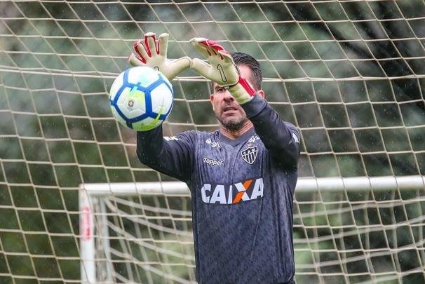 Atltico treinou sob chuva intensa na Cidade do Galo nesta quinta-feira  tarde