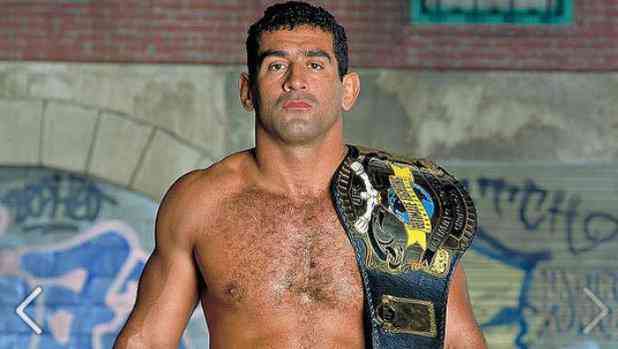 Marco Ruas também gravou o nome na lista de campeões do UFC, em 1995