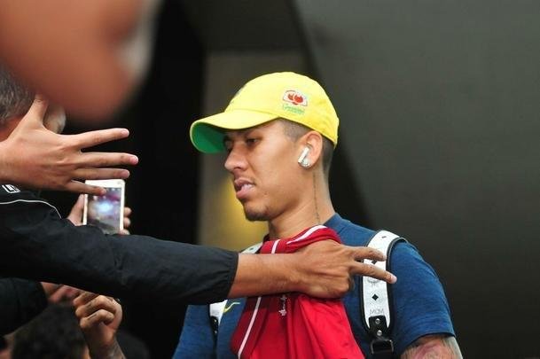 Seleo Brasileira deixou hotel Ouro Minas na noite desta quarta-feira e se despediu de Belo Horizonte, onde venceu a Argentina por 2 a 0 na semifinal da Copa Amrica. Reta final de treinos ser na Granja Comary, em Terespolis. Deciso est marcado para domingo, s 17h, no Maracan