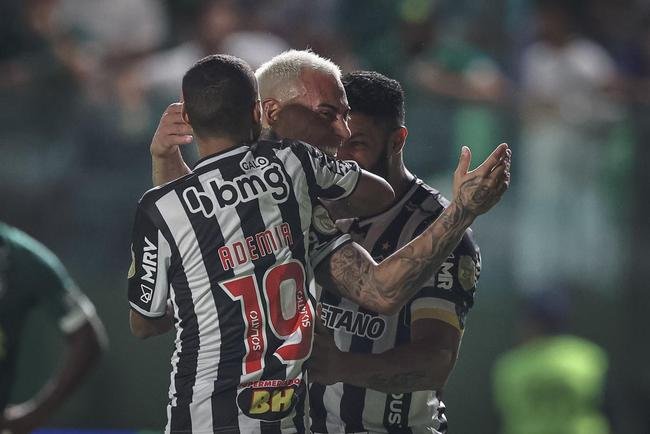 Fotos do jogo entre Gois e Atltico no Estdio da Serrinha, em Goinia, pela quarta rodada do Campeonato Brasileiro
