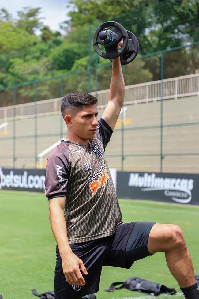 SAVARINO - Ex-Real Salt Lake, atacante venezuelano foi contratado por R$ 8,6 milhes.