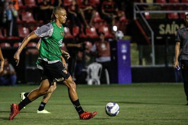 Jogadores trabalharam o aquecimento na Ilha, para a partida válida pela Copa do Nordeste 2020.