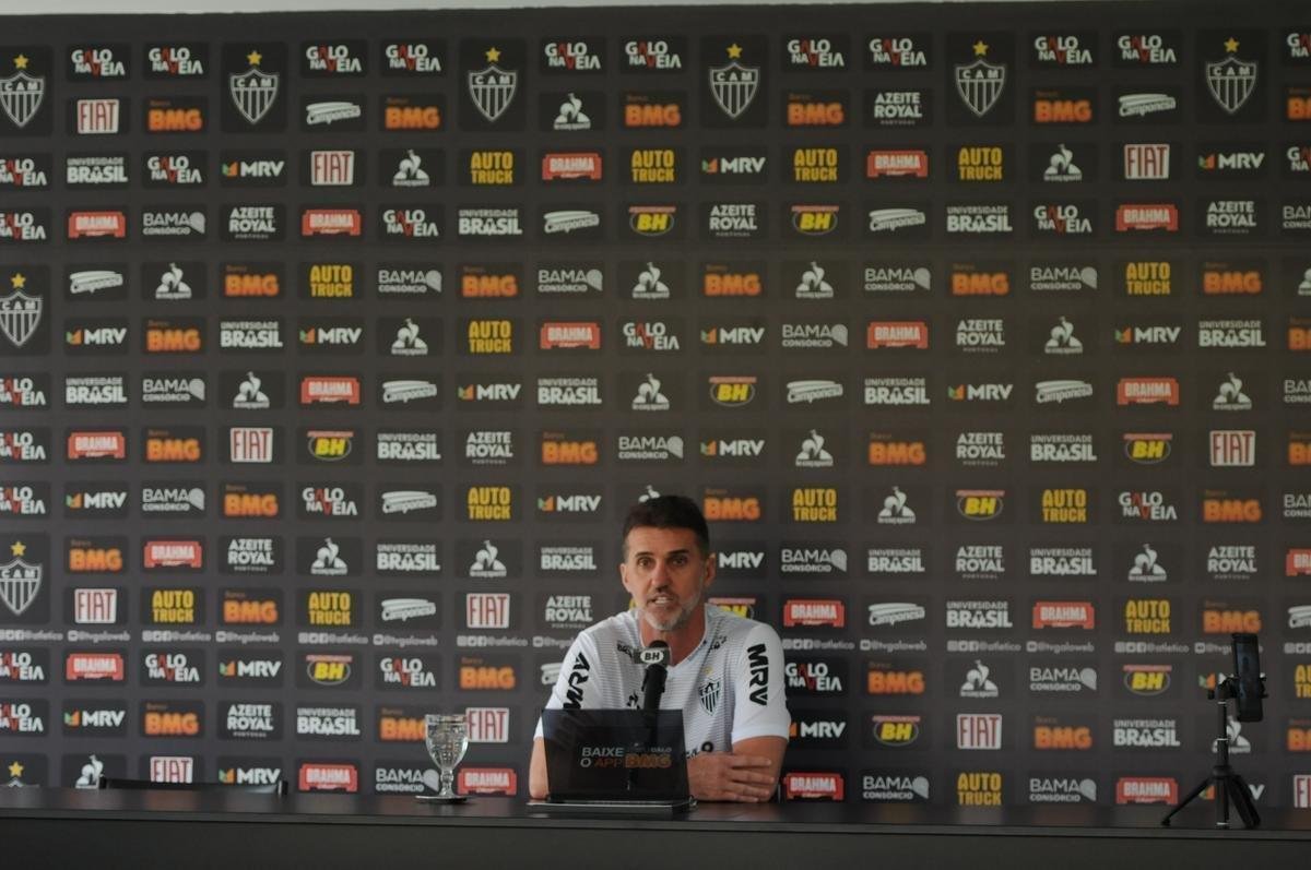 Vagner Mancini e Luan concederam entrevista na Cidade do Galo
