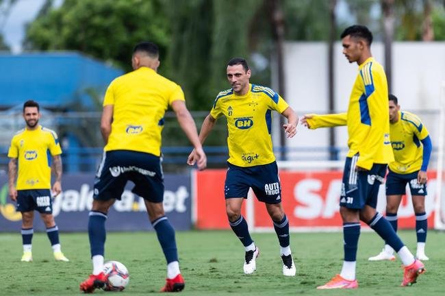 Fotos do treino do Cruzeiro nesta quarta-feira (20/10) na Toca II