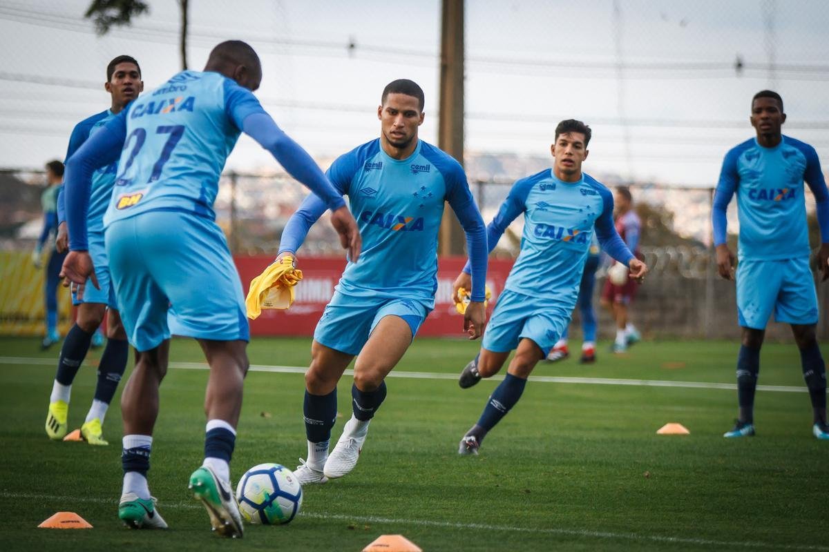 Fotos do treino do Cruzeiro desta sexta-feira, na Toca da Raposa II (Vinnicius Silva/Cruzeiro E.C)