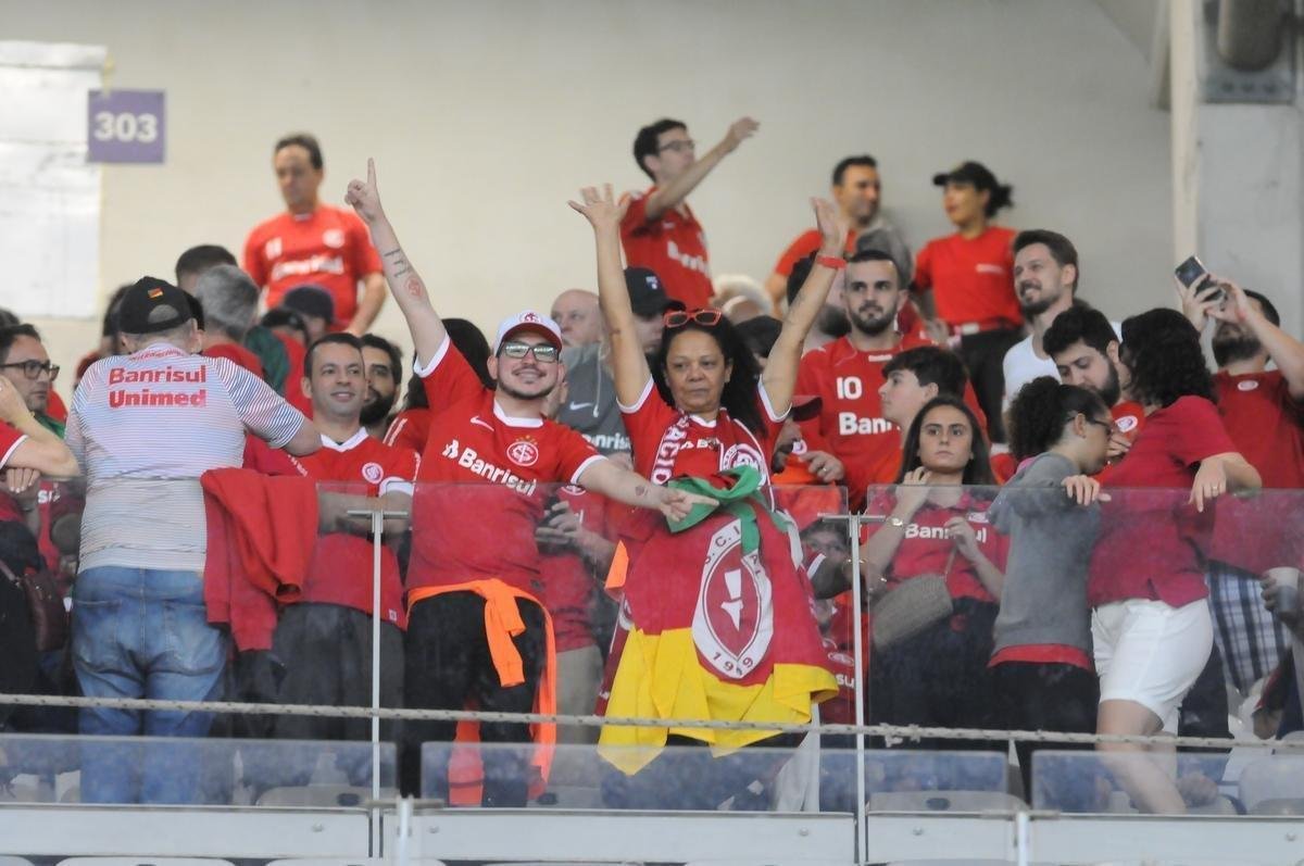 Fotos da torcida colorada, no Mineiro, na partida contra o Cruzeiro pela semifinal da Copa do Brasil