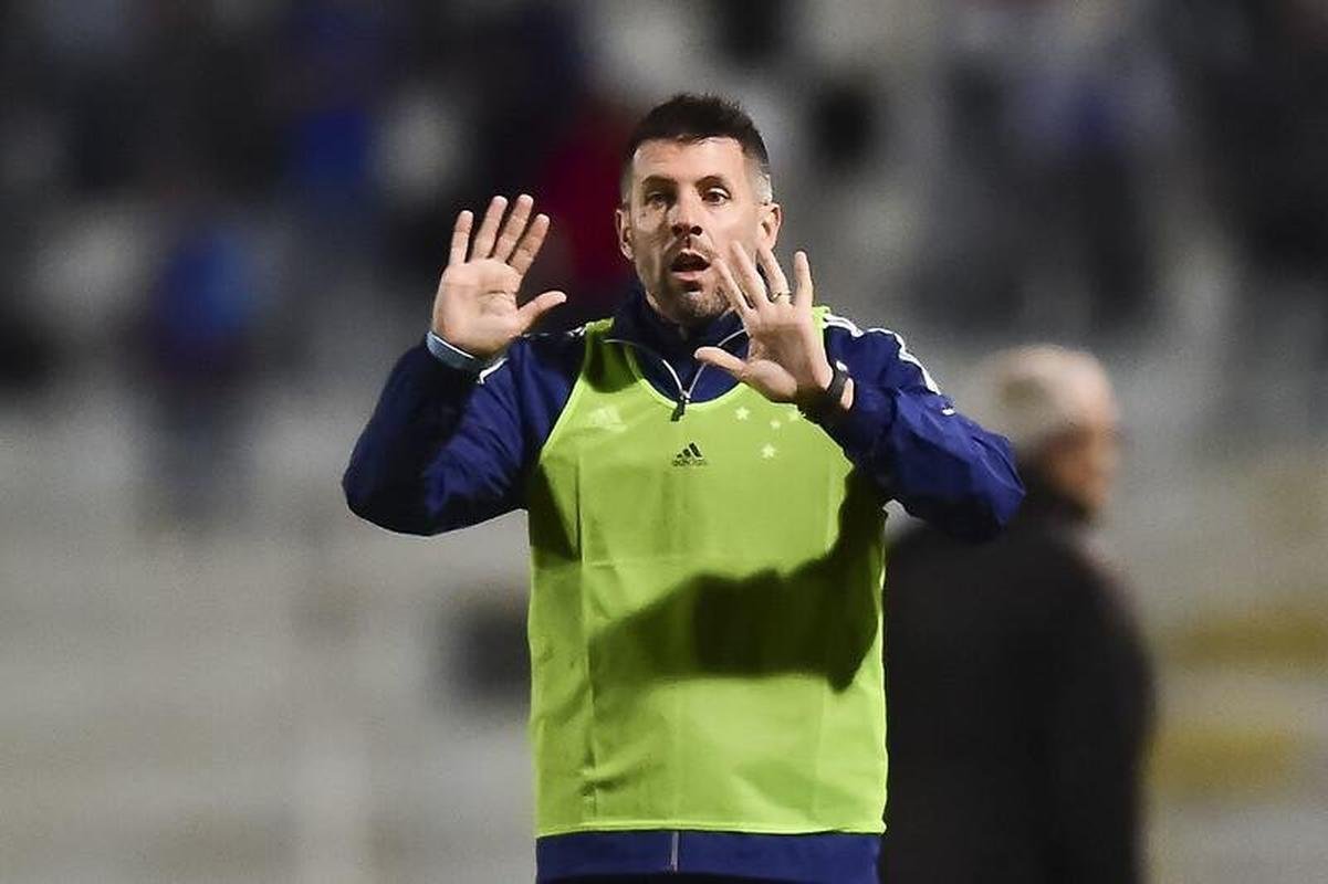 Ponte Preta x Cruzeiro: veja as fotos do jogo no Moiss Lucarelli, em Campinas, pela 32 rodada da Srie B do Campeonato Brasileiro