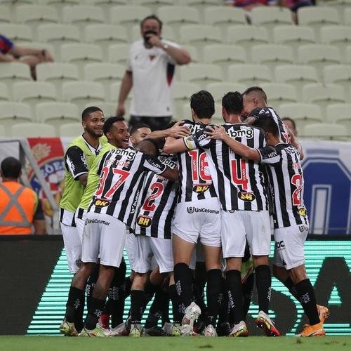 Diego Costa e Hulk marcaram os gols da vitória do Atlético por 2 a 1 sobre o Fortaleza, no Castelão