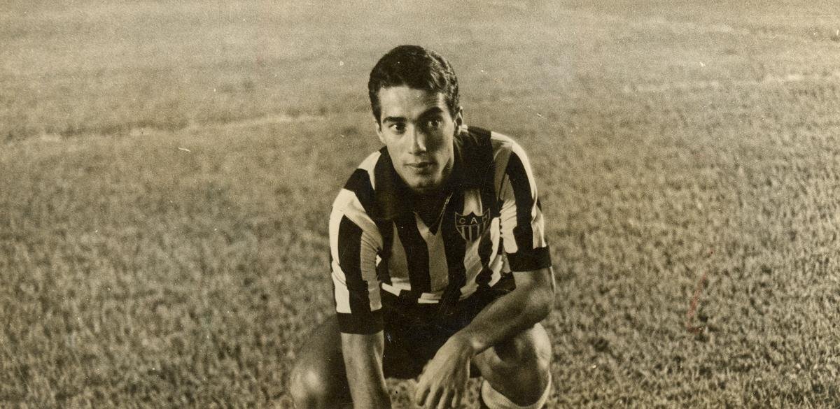 1966 - O Campeonato Mineiro no parou durante a disputa da Copa do Mundo na Inglaterra. Tanto  que a ltima partida do Atltico antes e a primeira depois do Mundial foram pelo Estadual. Em 10 de julho, o time alvinegro venceu o Siderrgica por 2 a 0, no Mineiro. No mesmo estdio, outra vitria no dia 31 daquele ms: 3 a 2 sobre o Villa Nova.