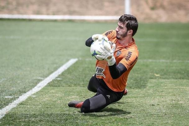 Com Sette Câmara em campo, Atlético se prepara para jogo contra o São Paulo
