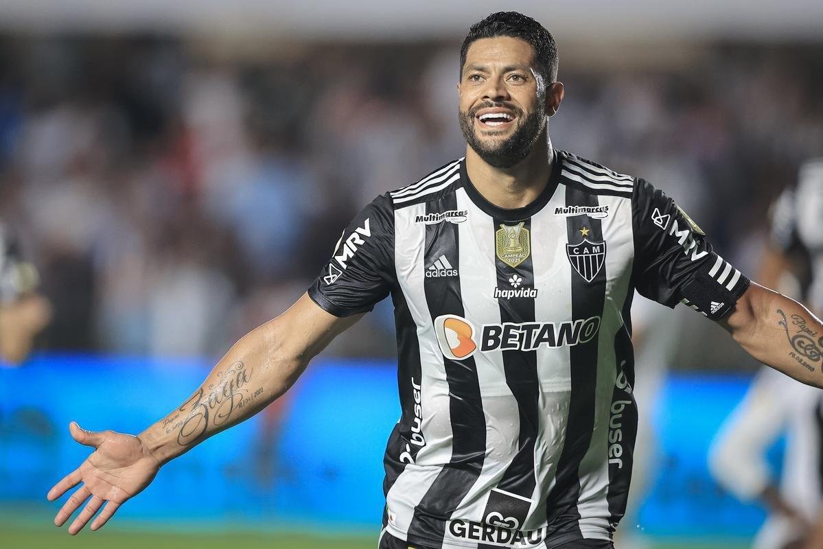 Fotos do jogo entre Santos e Atltico na Vila Belmiro, em Santos, pela 30 rodada do Campeonato Brasileiro