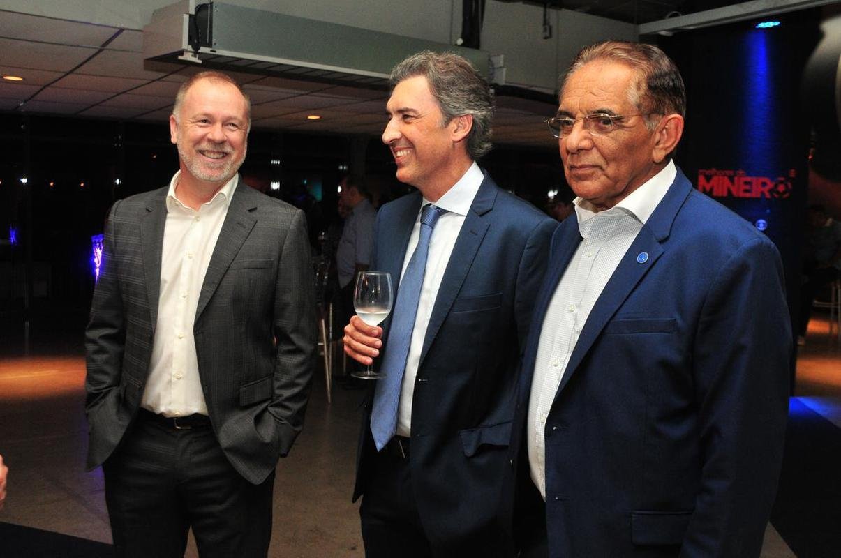 16/01/2019 - Mano Menezes, tcnico do Cruzeiro, Marcelo Djian e Benecy Queiroz (direita)