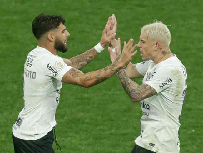 Yuri Alberto e Rger Guedes combinaram para os dois gols do Corinthians