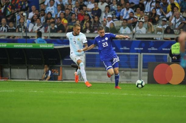 Fotos do duelo entre Argentina e Paraguai, no Mineiro, pela Copa Amrica