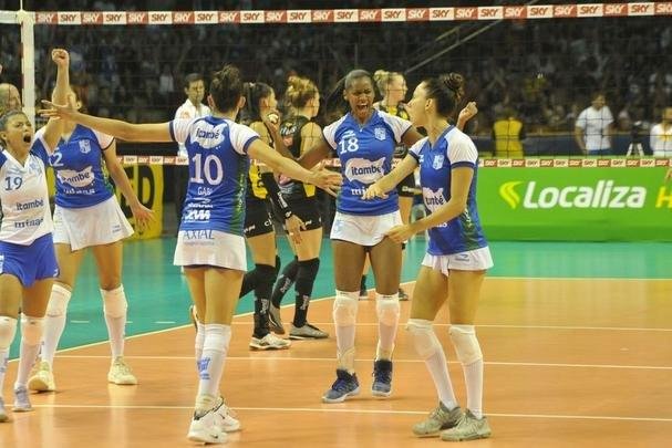 Minas x Praia: veja fotos da primeira partida da final