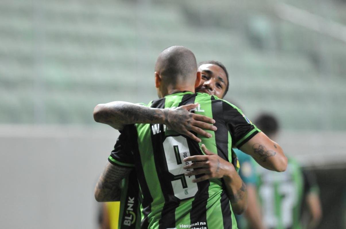 Fotos de Amrica x Pearol pela Sul-Americana, no Independncia