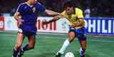 1990 - Camisa amarela do Brasil novamente contou com gola e mangas verdes. Foi a terceira Copa do Mundo seguida da Topper com a seleo