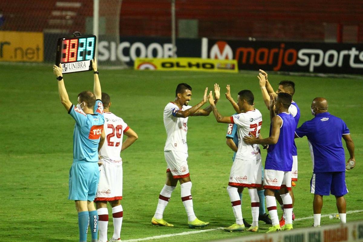 Nutico abriu o placar na segunda etapa com Kieza e quando a partida se encaminhava para mais uma vitria Timbu em seus domnios, a Chapecoense empatou aos 48 minutos do segundo tempo