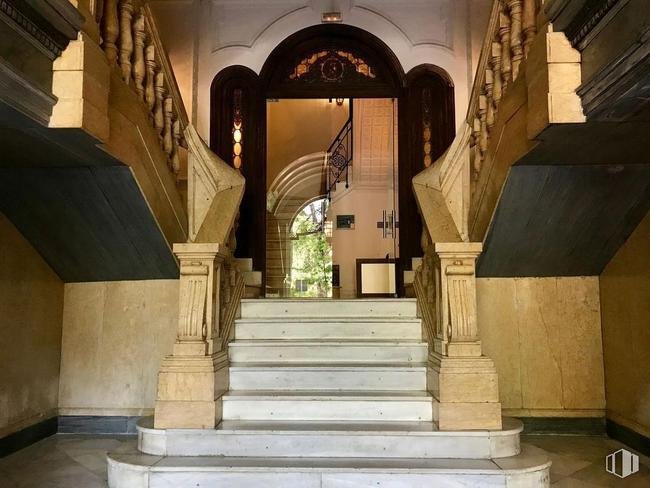 Prdio de Madri onde fica a Tara Sports Sociedad Limitada, empresa pela qual Ronaldo se tornou scio majoritrio do Real Valladolid e do Cruzeiro