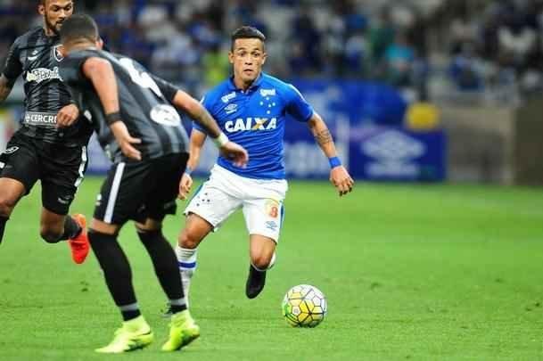 Fotos do jogo entre Cruzeiro e Botafogo, pela Copa do Brasil, no Mineiro