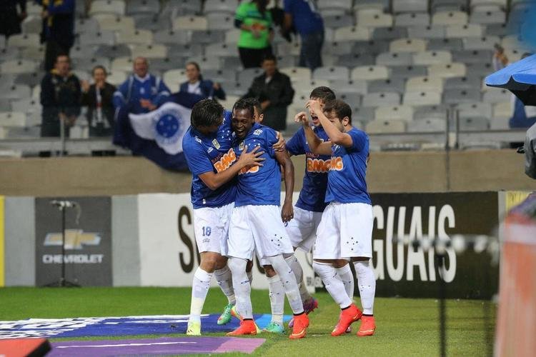 2014 - Cruzeiro - 15 vitrias, dois empates e duas derrotas, com 43 gols marcados e 17 sofridos