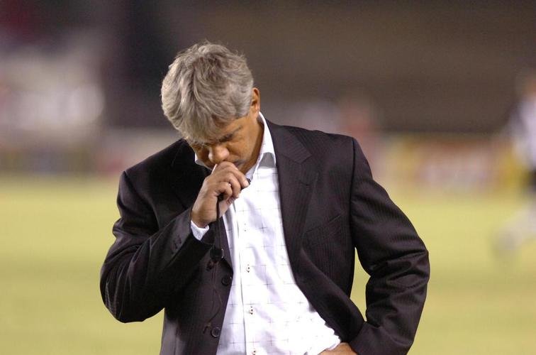 Arthur Bernardes - Foi o técnico do Atlético no Campeonato Brasileiro de 1990.