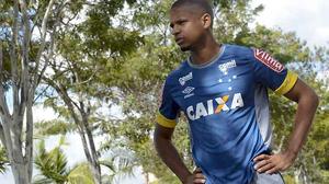 Indicado por Paulo Bento, que o acompanhou no futebol português, Edimar disputará posição com Bryan
