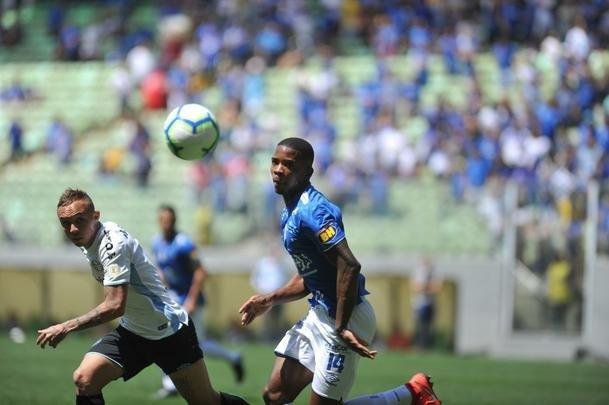 Lances da partida entre Cruzeiro e Grmio, no Independncia, pela 18 rodada do Campeonato Brasileiro