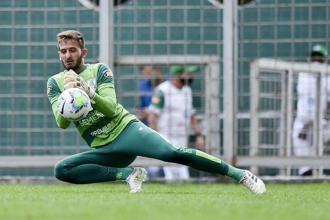 Lo Lang: goleiro tem contrato com o Amrica at dezembro de 2021.