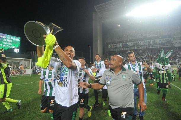 Festa do Amrica e da torcida no Independncia com o bi da Srie B em 2017