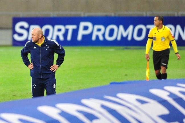 Fotos de Cruzeiro x Londrina, no Mineiro, pela 15 rodada da Srie B