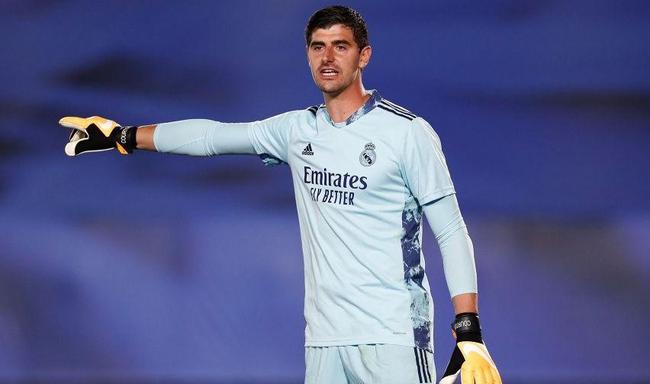 Thibaut Courtois, do Real Madrid-ESP, foi o 8º goleiro com mais minutos em campo em 2021: 6030. Ele participou de 67 jogos.