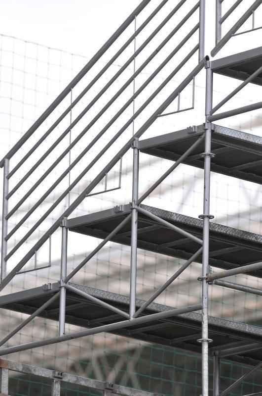 Fotos das obras de instalao de arquibancadas mveis no estdio Independncia