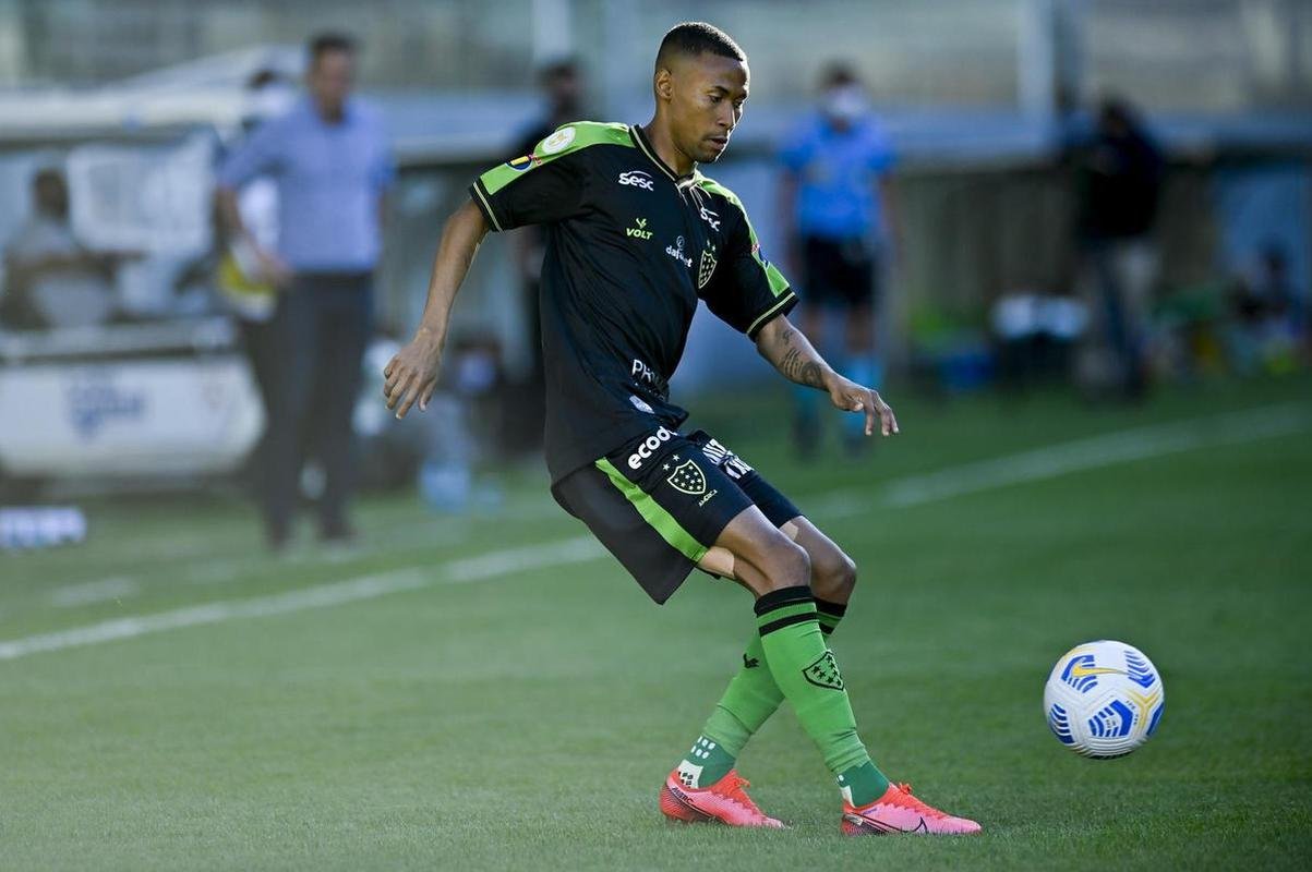 Ademir (atacante): contrato at 31/12/2021; j tem pr-contrato assinado com o rival Atltico e deixar o Amrica ao fim da temporada