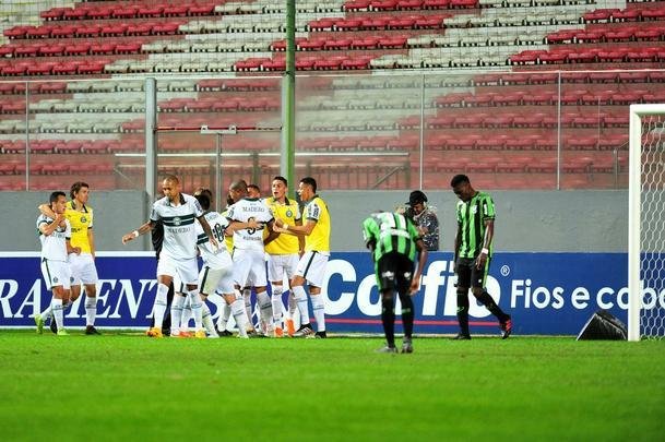 Equipes se enfrentaram nesta segunda-feira, s 20h, pela sexta rodada da Srie B do Brasileiro