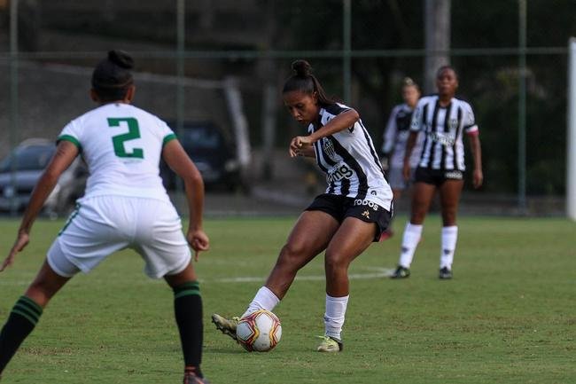 Cruzeiro e Atltico disputaram o ttulo na manh deste domingo no Mineiro 