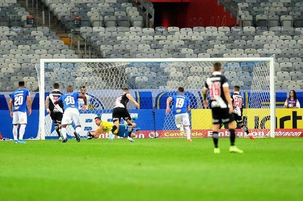 Cruzeiro e Vasco se enfrentaram no Mineiro, pela 17 rodada do Campeonato Brasileiro