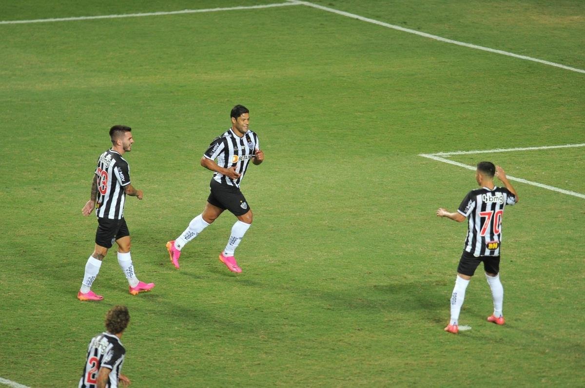Fotos do jogo de ida da semifinal do Mineiro entre Tombense e Atltico, no Independncia, em Belo Horizonte.