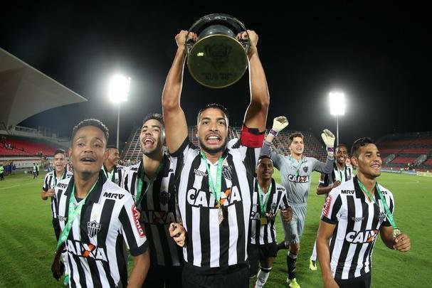 Galinho faz a festa no Rio de Janeiro depois de bater o Flamengo nos pnaltis