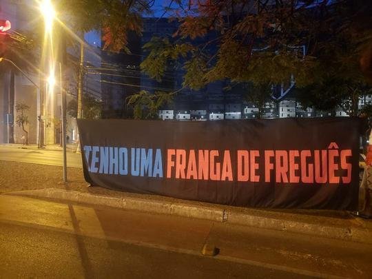 Faixas foram espalhadas pela cidade de Belo Horizonte