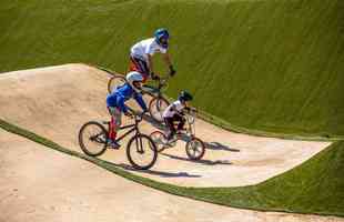 Localizado dentro do Parque Radical, em Deodoro, a pista de BMX tem percurso entre 300m e 400m