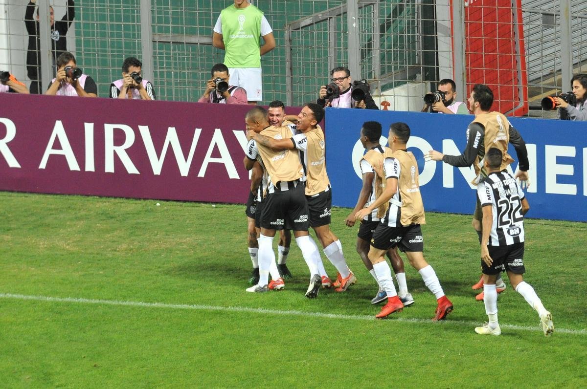 No segundo tempo, Atltico pressionou o Unin La Calera e chegou ao gol com Alerrandro: 1 a 0