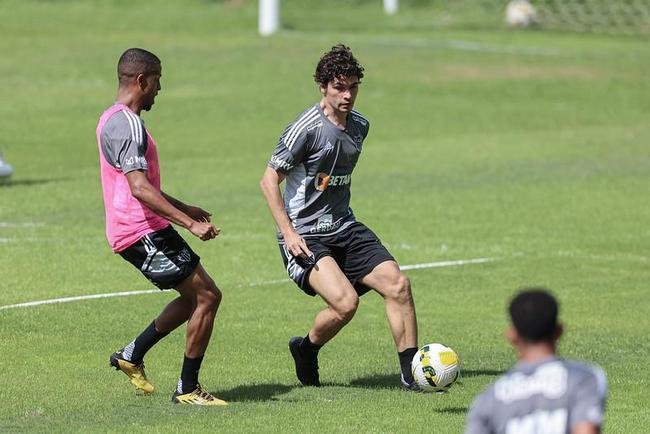 Atltico treina na Cidade do Galo sob o comando de Lucas Gonalves, tcnico interino permanente. Turco Mohamed foi demitido na manh desta sexta-feira (22).