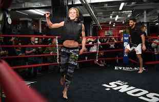 Treino aberto do UFC no Brooklyn - Holly Holm em ao